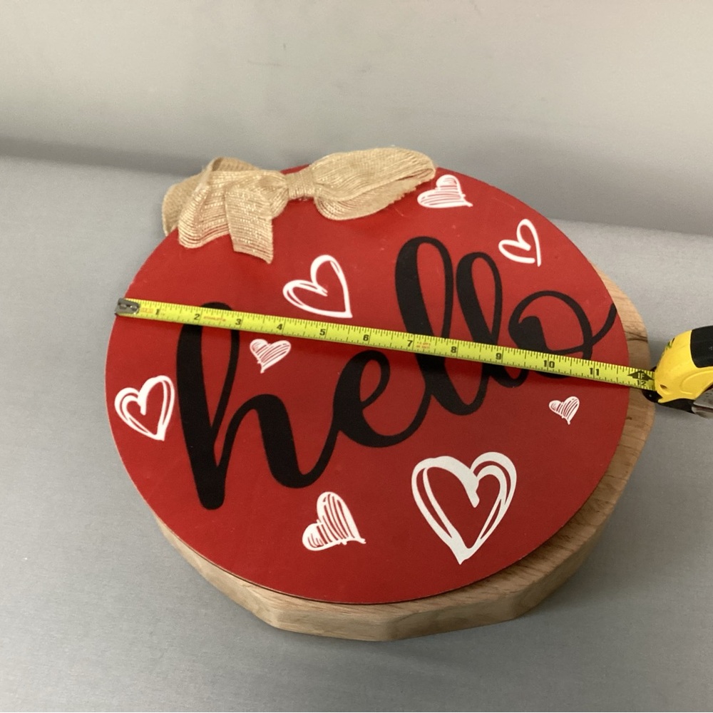 🔴 Wood Crafted “Hello” & ❤️ Sign - Painted and ready to hang - Really Nice Item - Picture 6 of 9